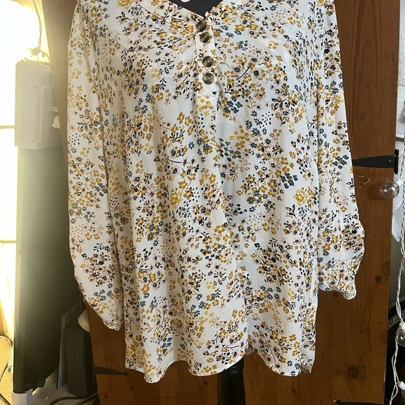 Maurices Cream 3/4 Sleeve Relaxed Blouse - Picture 1 of 7